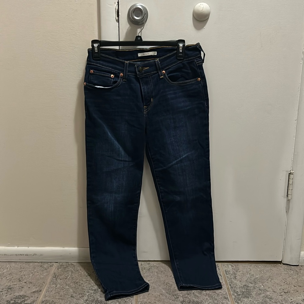 Levi’s boyfriend cut blue jeans